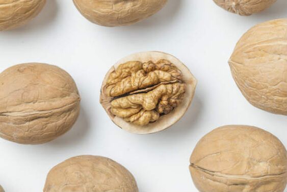 طاقت کے لئے اخروٹ